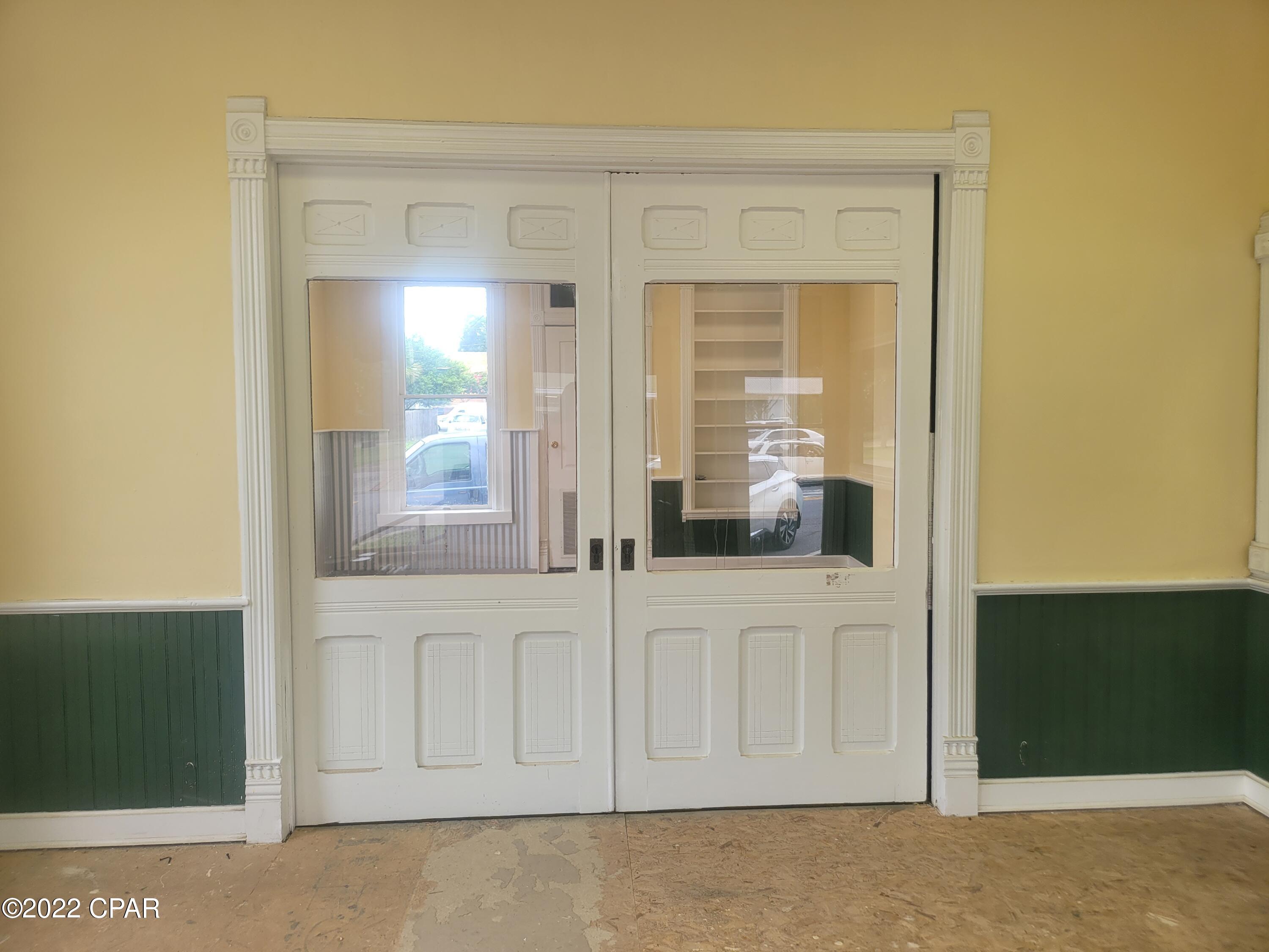 [No Recorded Subdiv] - Commercial Sale