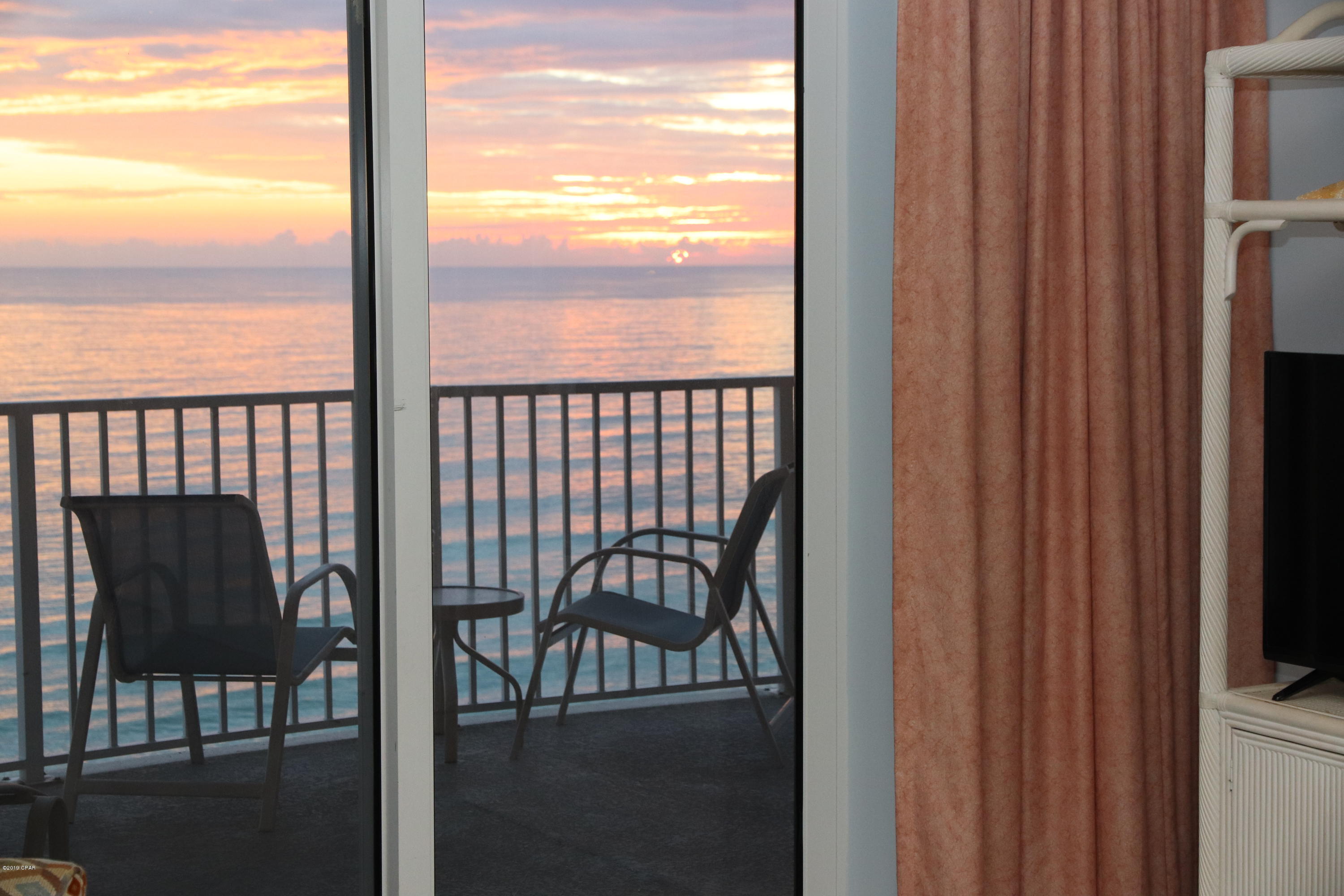 Twin Palms Resort - Residential