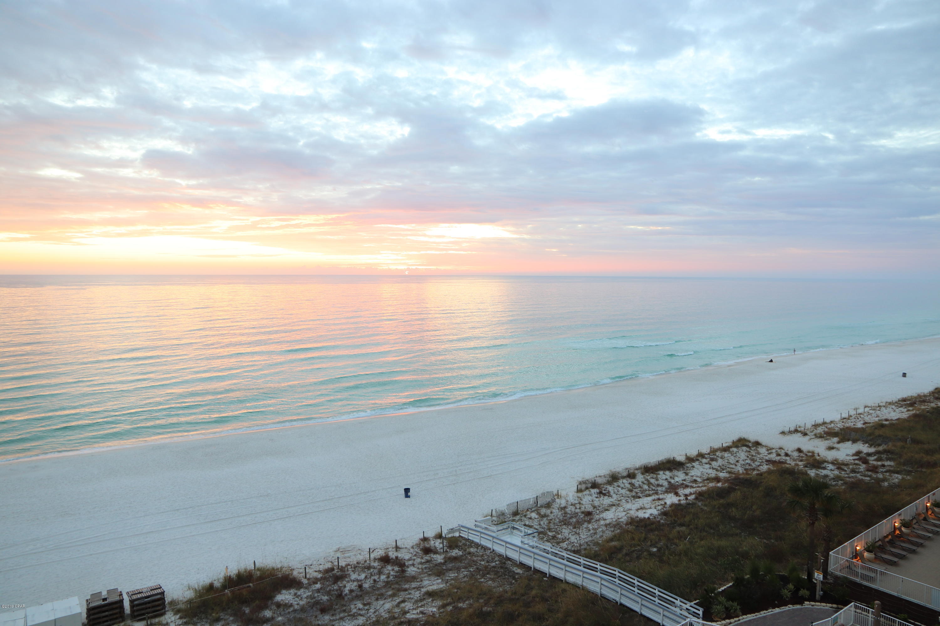 Twin Palms Resort - Residential