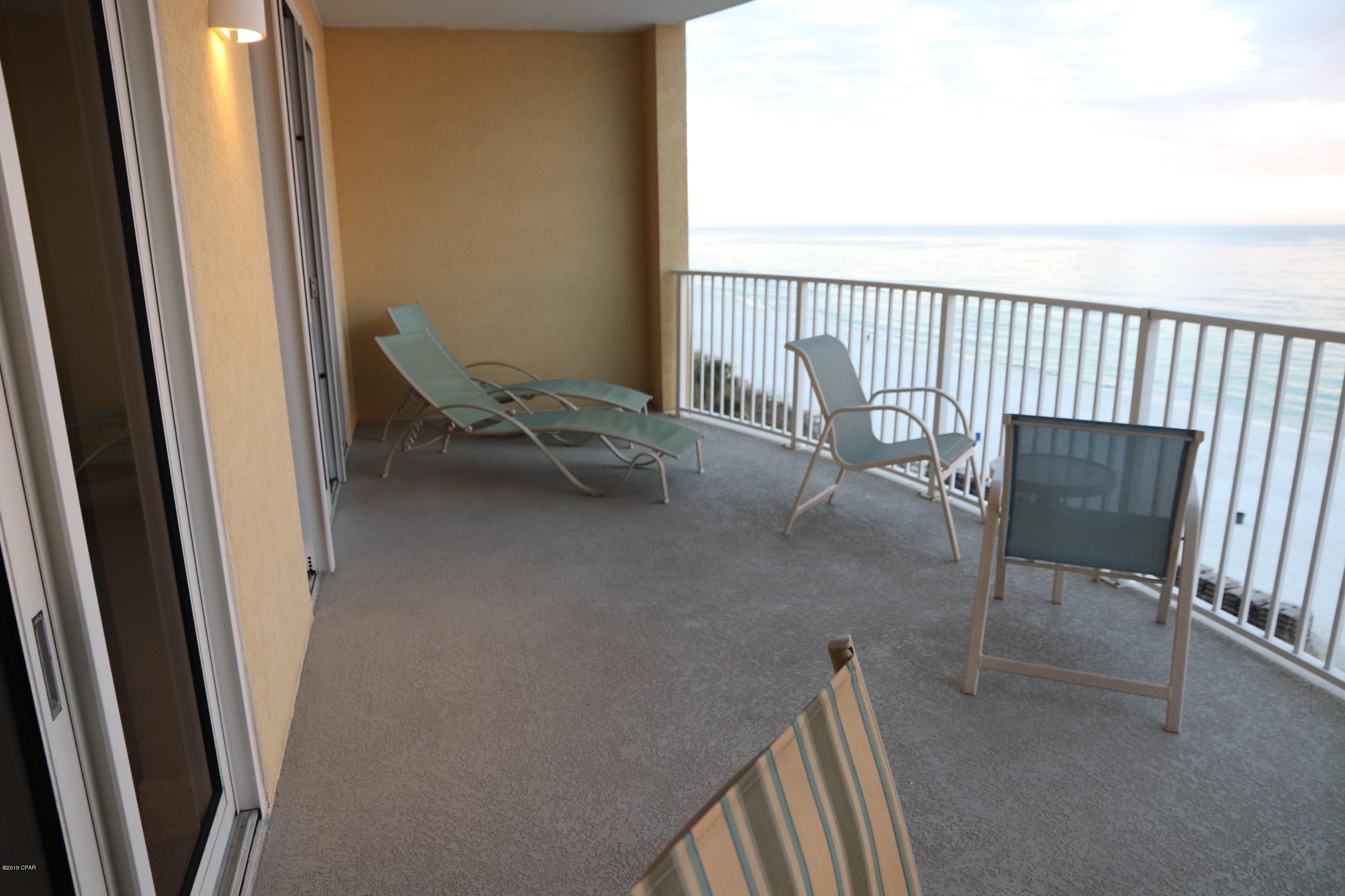 Twin Palms Resort - Residential