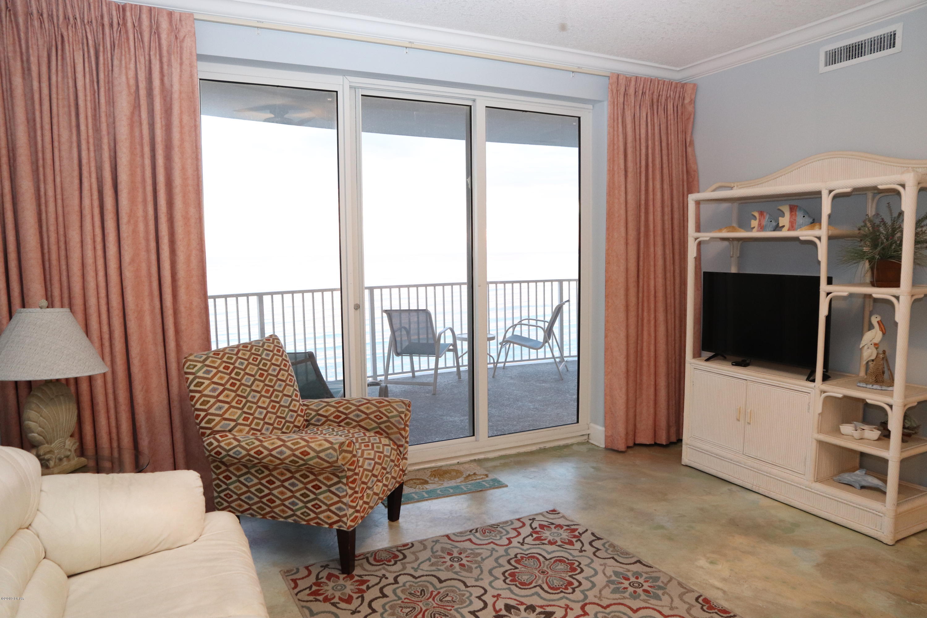 Twin Palms Resort - Residential