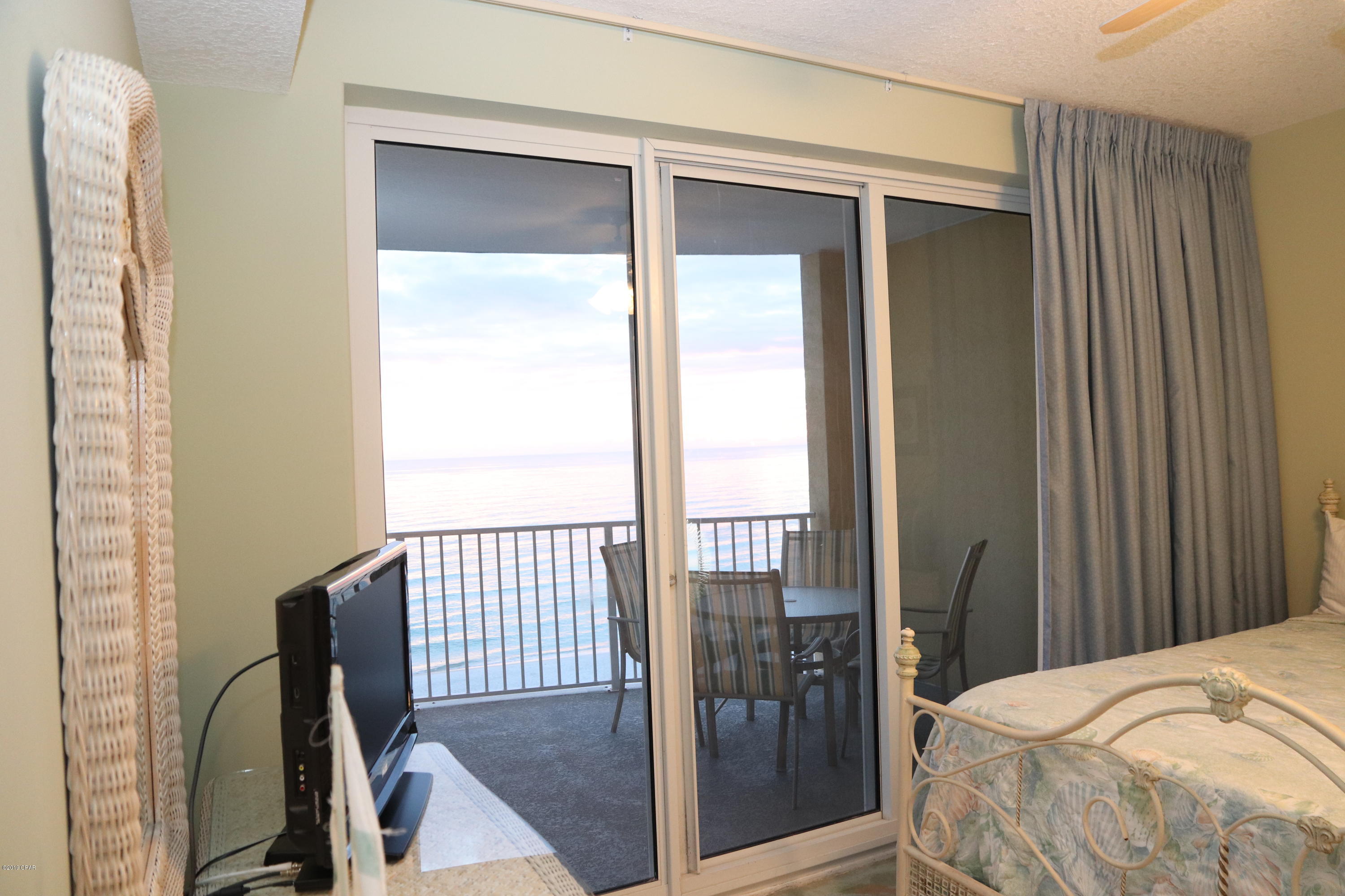 Twin Palms Resort - Residential