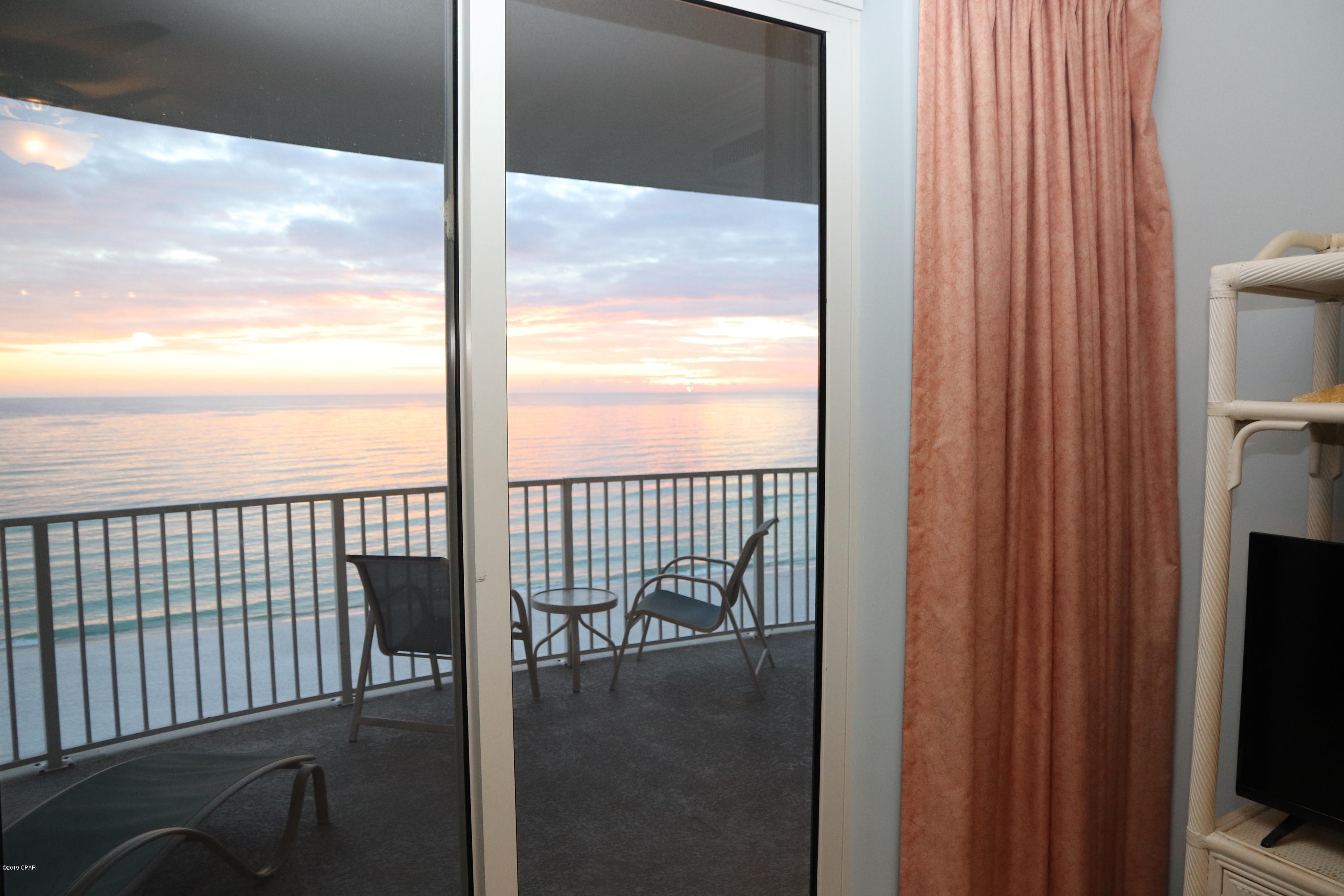 Twin Palms Resort - Residential