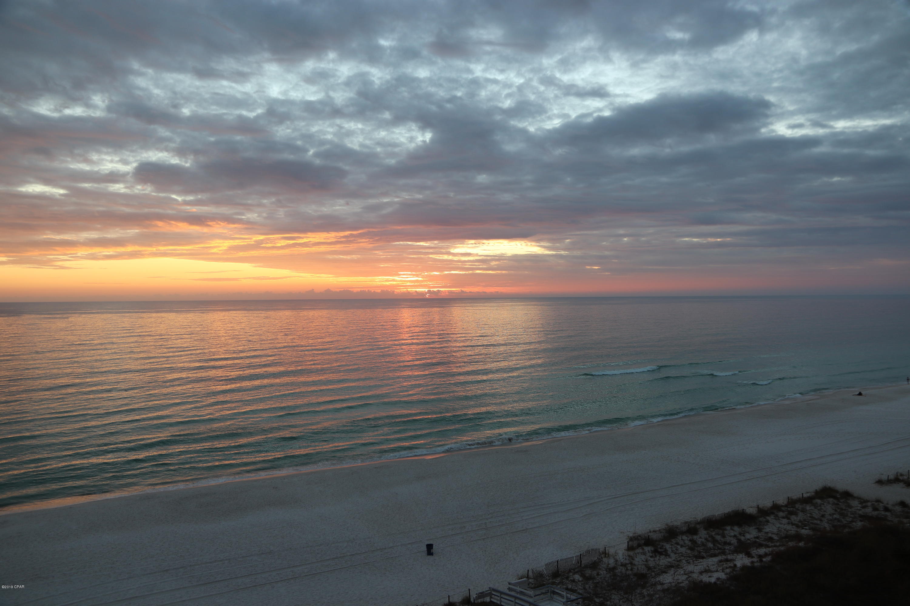 Twin Palms Resort - Residential