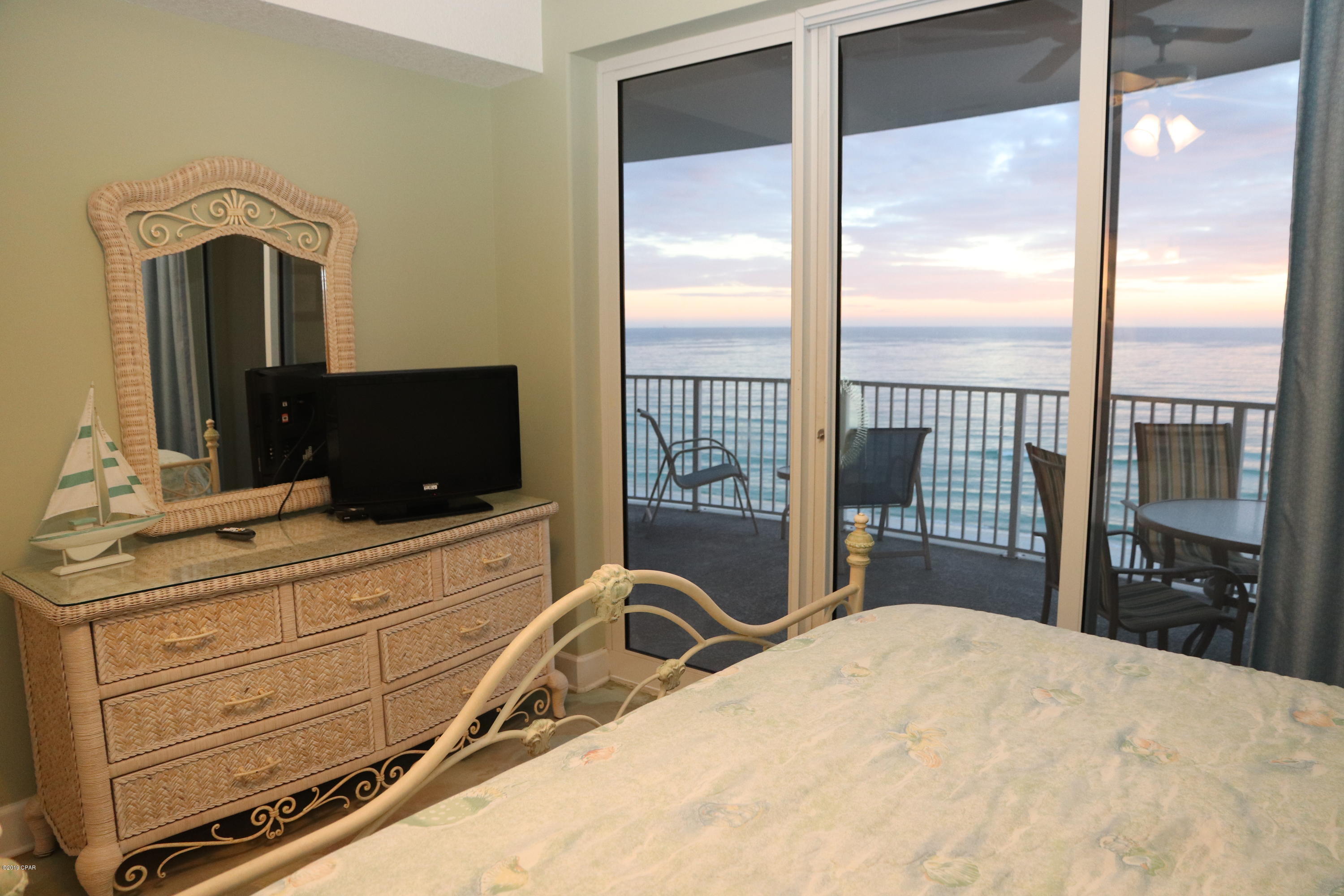 Twin Palms Resort - Residential