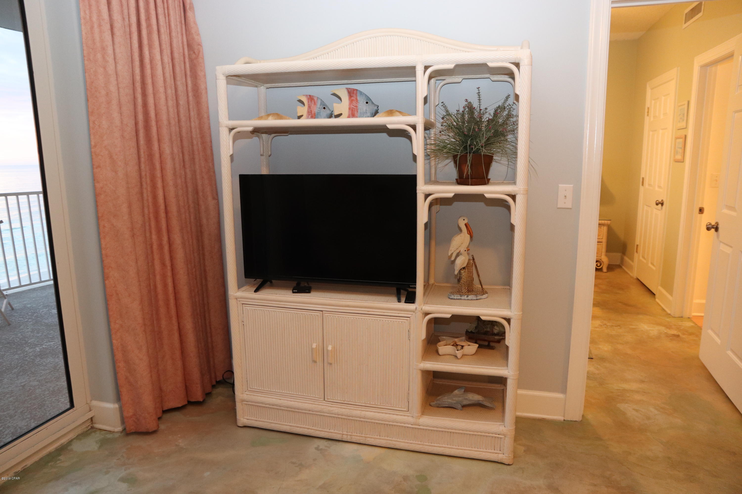 Twin Palms Resort - Residential