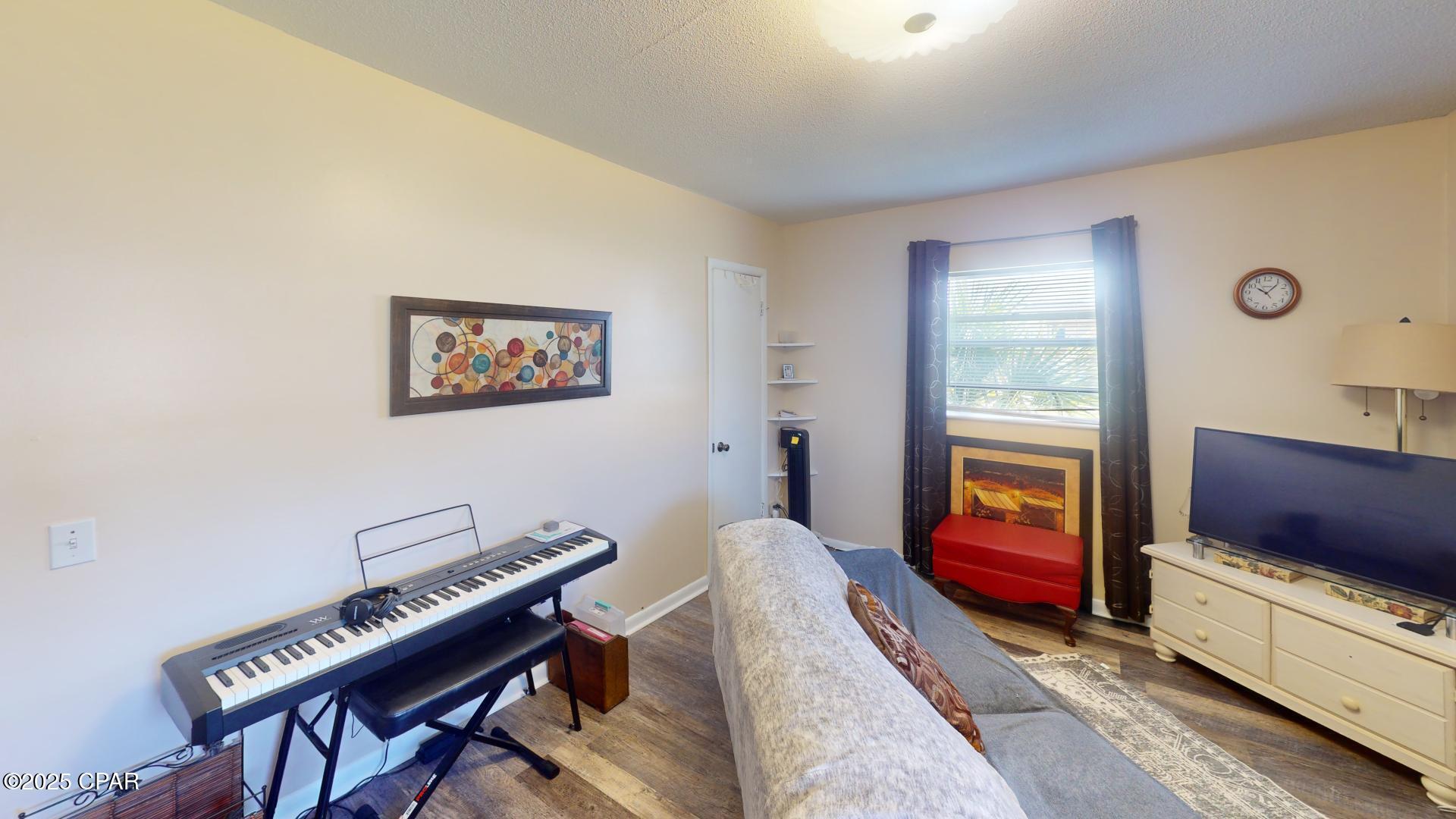 Shoreline Properties#1 - Residential