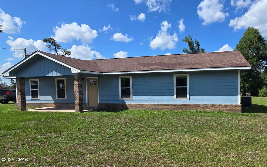 Great opportunity to own in a rural city of Altha. Ranch style home built in 1992 situated on 0.96 acre completely fenced on paved road.
Home features 3 bedrooms 2 full baths with 16x20 back screened patio, 24'x48' workshop/shed, with an additional fenced in area for kids to play or livestock. Call today for a private showing. Home sold as-is. *Information provided is deemed reliable but is not guaranteed and should be independently verified by the buyer*