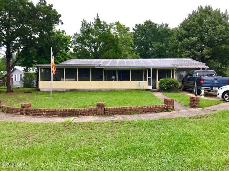 Absolutely Adorable!  

This is a perfect home at a fantastic price! Very well kept home situated in the wonderful community of Sunny Hills. 

Home features, carpet, tile, newer appliances, metal roof, updated bathroom, fenced in yard with a storage shed. This is a GREAT deal! Call today to schedule your showing, this one will not last at this price! 

*Note* All measurements are approximate, please verify.