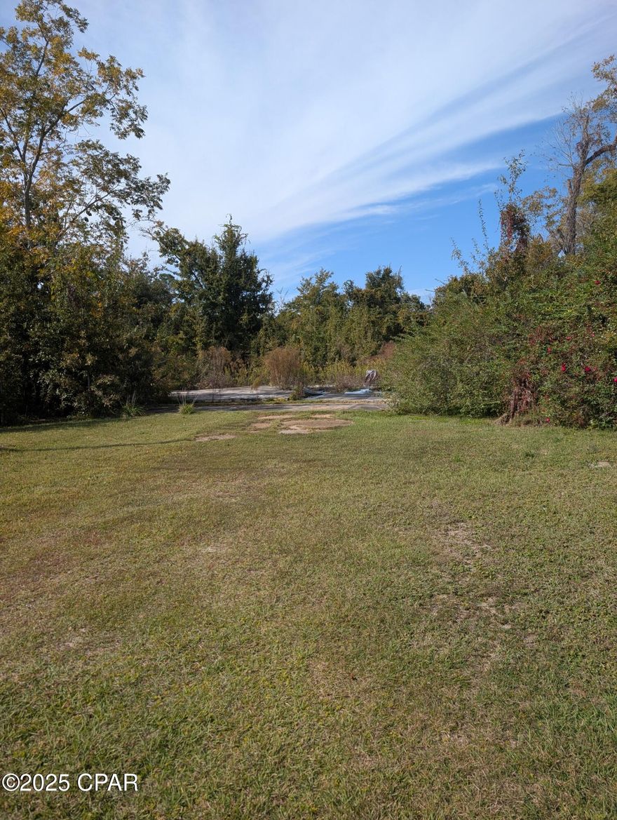 Looking for a multifamily property. You found it. This property is zoned for a duplex or single family home. Ready to go either way. $11k per side make the numbers fantastic. Still a good deal as a single family property as well. Contact your favorite Realtor today.