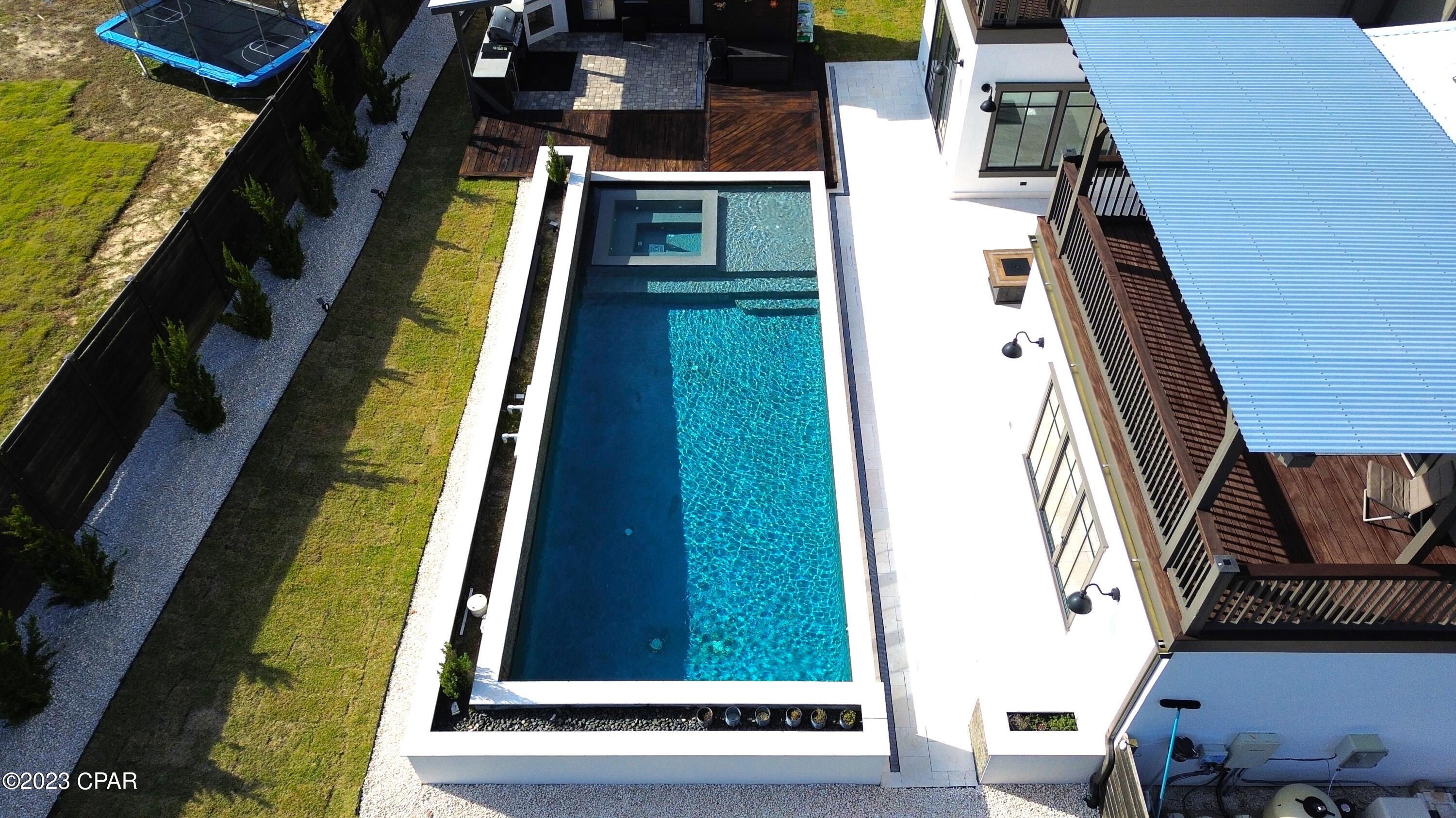 Lake Merial - Residential