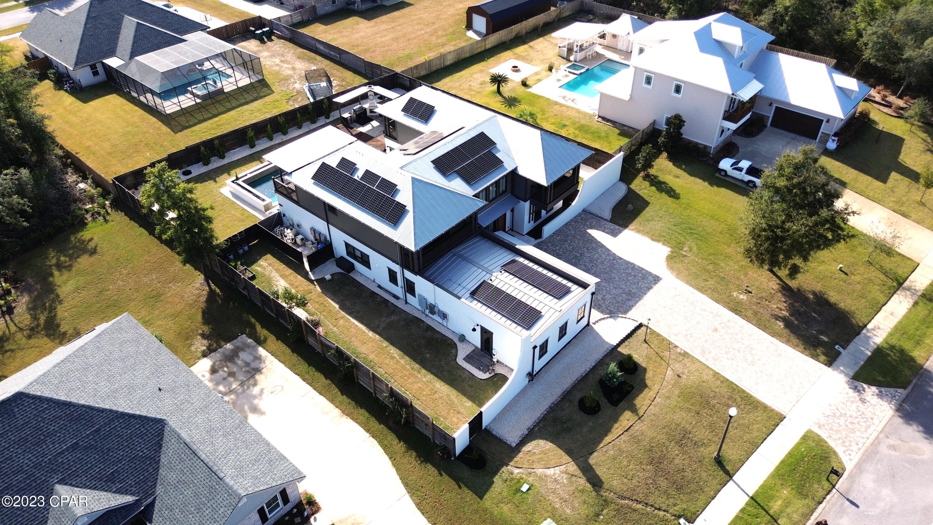 Lake Merial - Residential