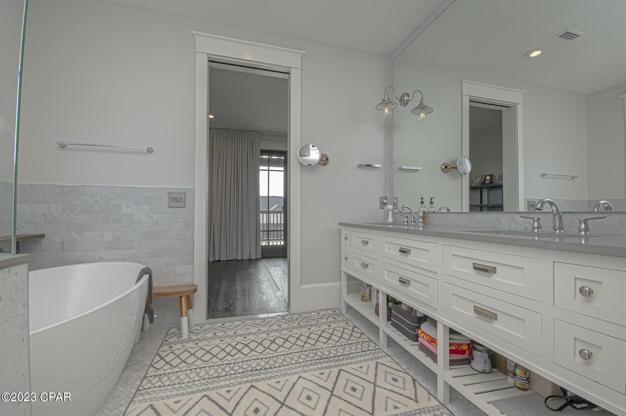 Lake Merial - Residential