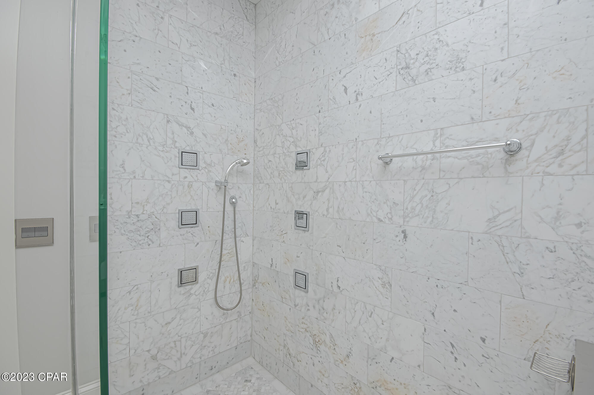 Lake Merial - Residential