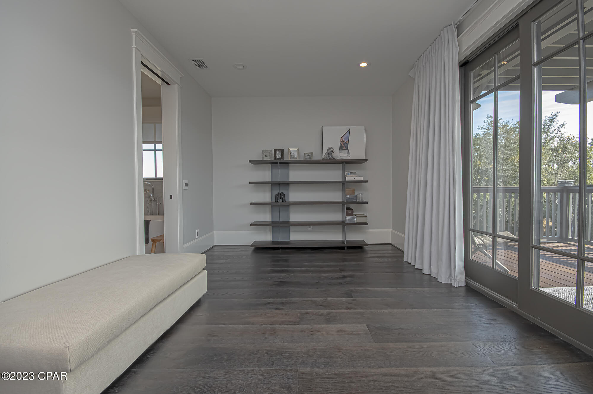 Lake Merial - Residential