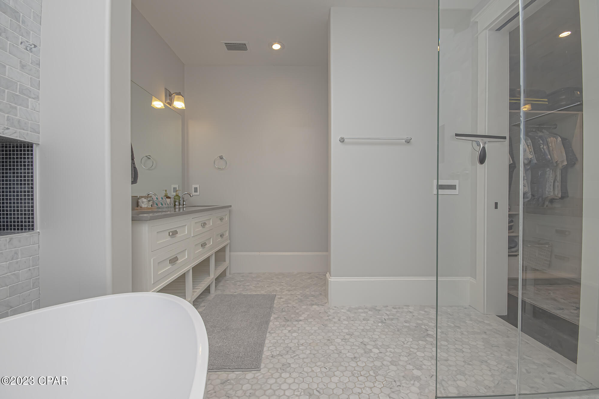 Lake Merial - Residential