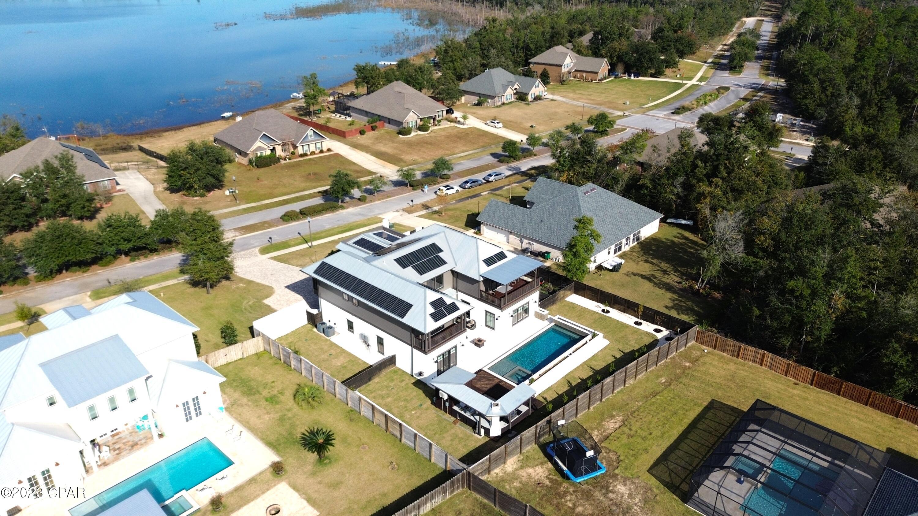 Lake Merial - Residential