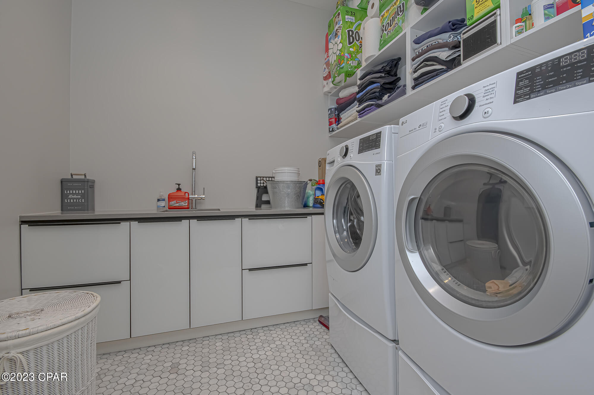 Lake Merial - Residential