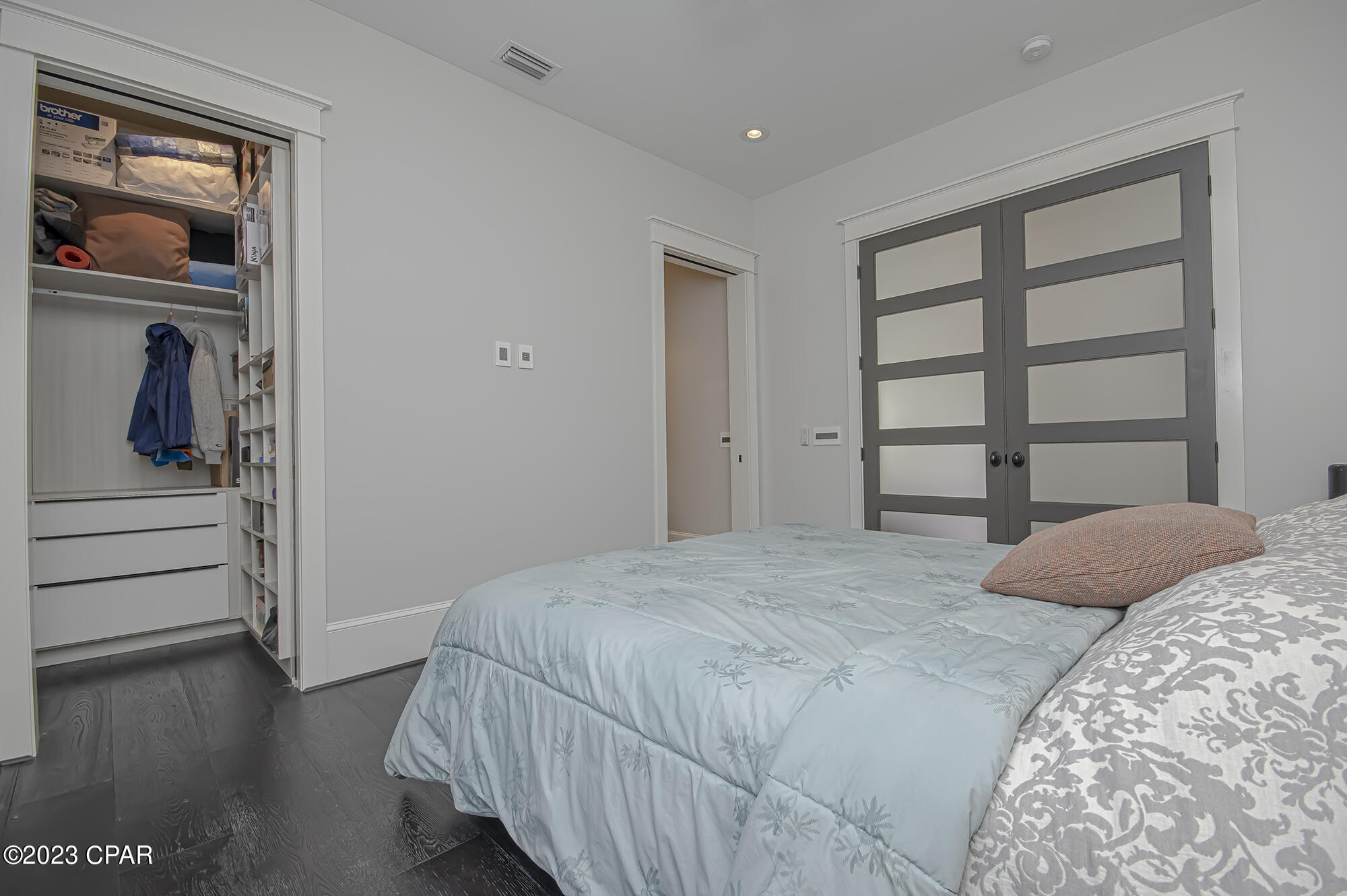 Lake Merial - Residential