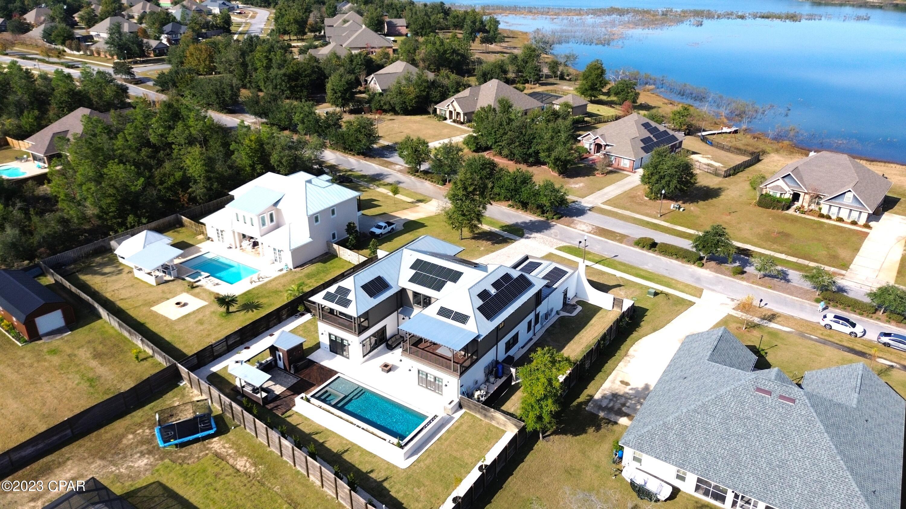 Lake Merial - Residential