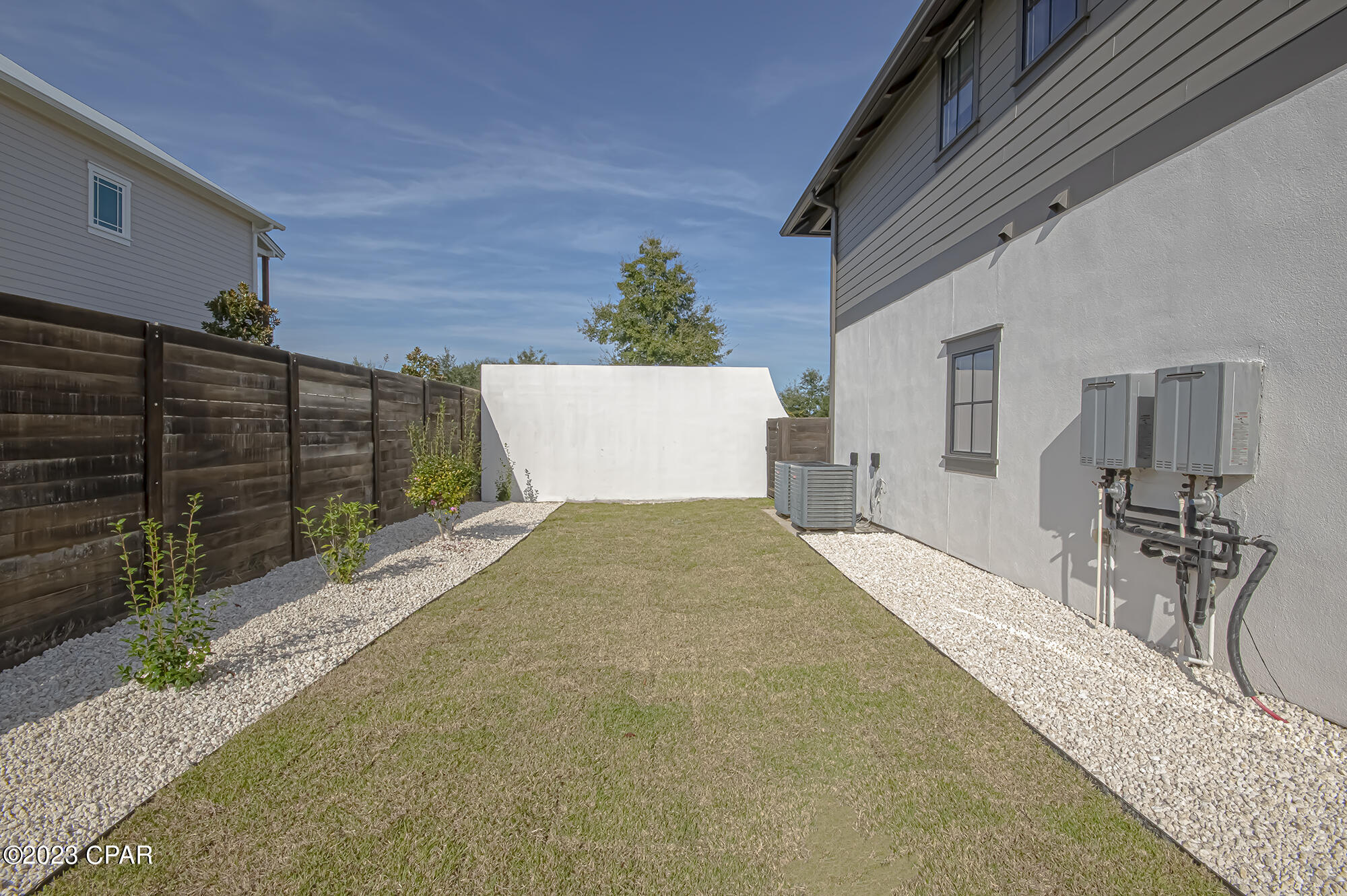 Lake Merial - Residential