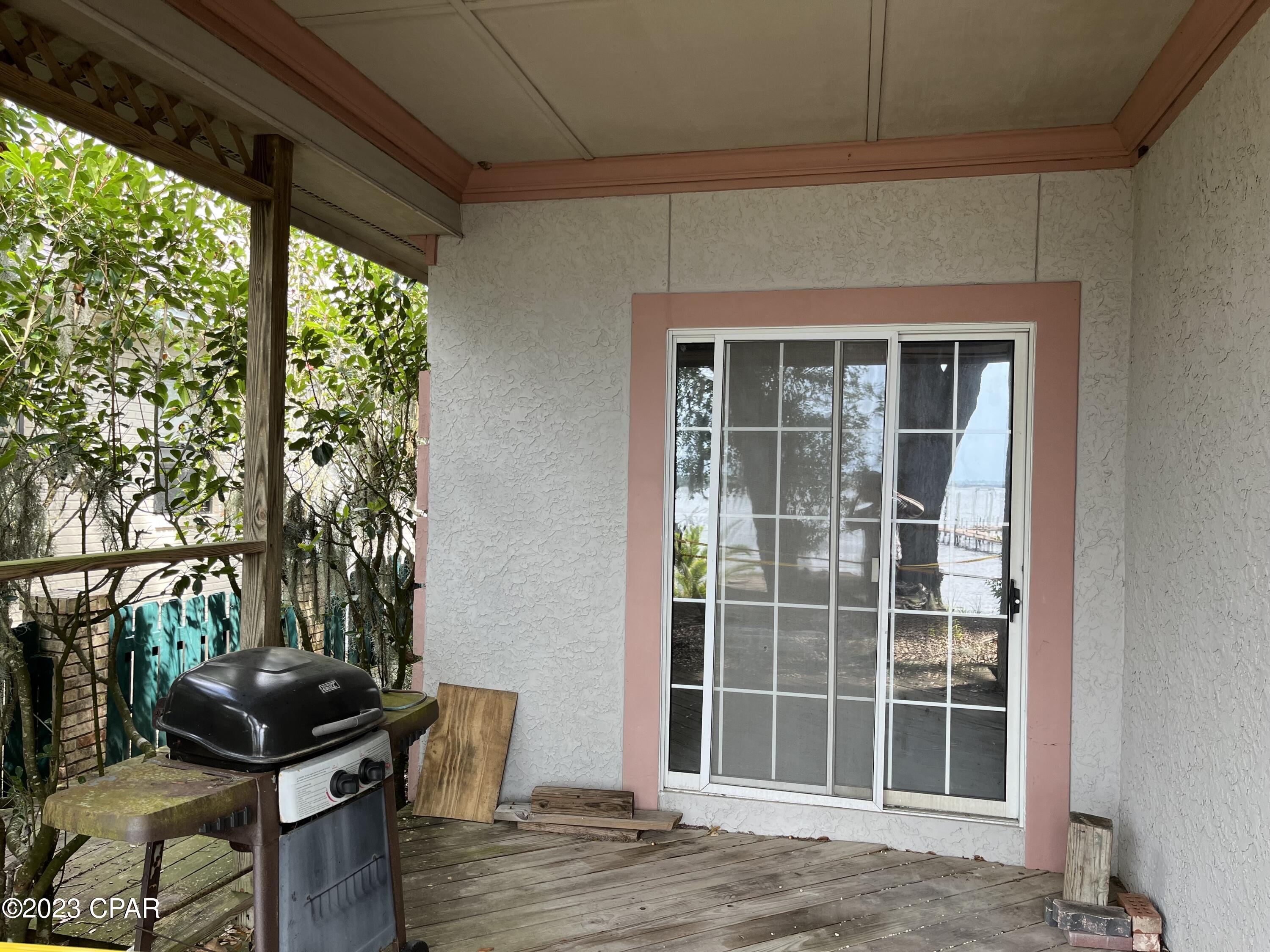 Bay Breeze - Residential