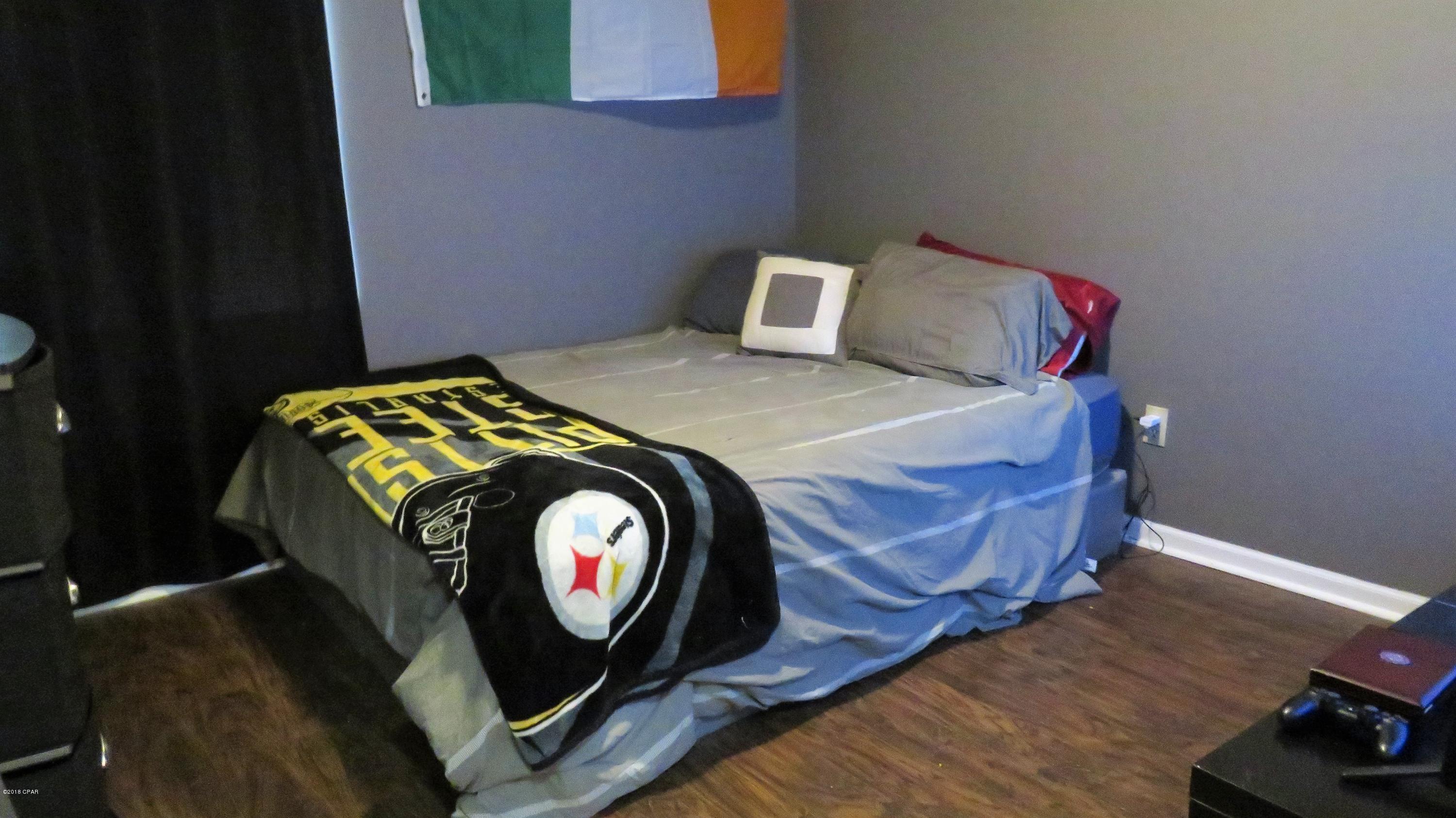 Shadow Bay Unit 2 Replat - Residential