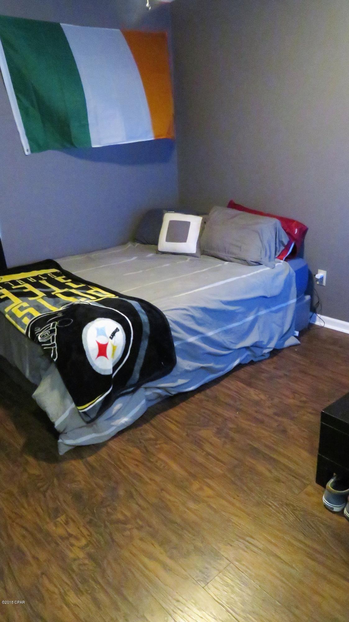 Shadow Bay Unit 2 Replat - Residential