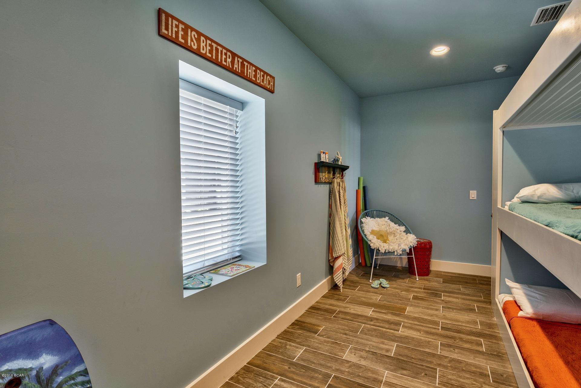 Santa Monica Beach - Residential