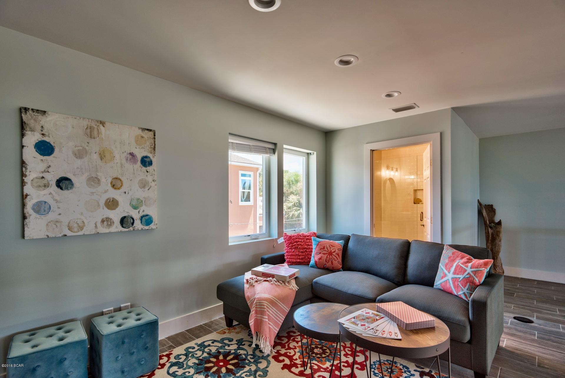 Santa Monica Beach - Residential