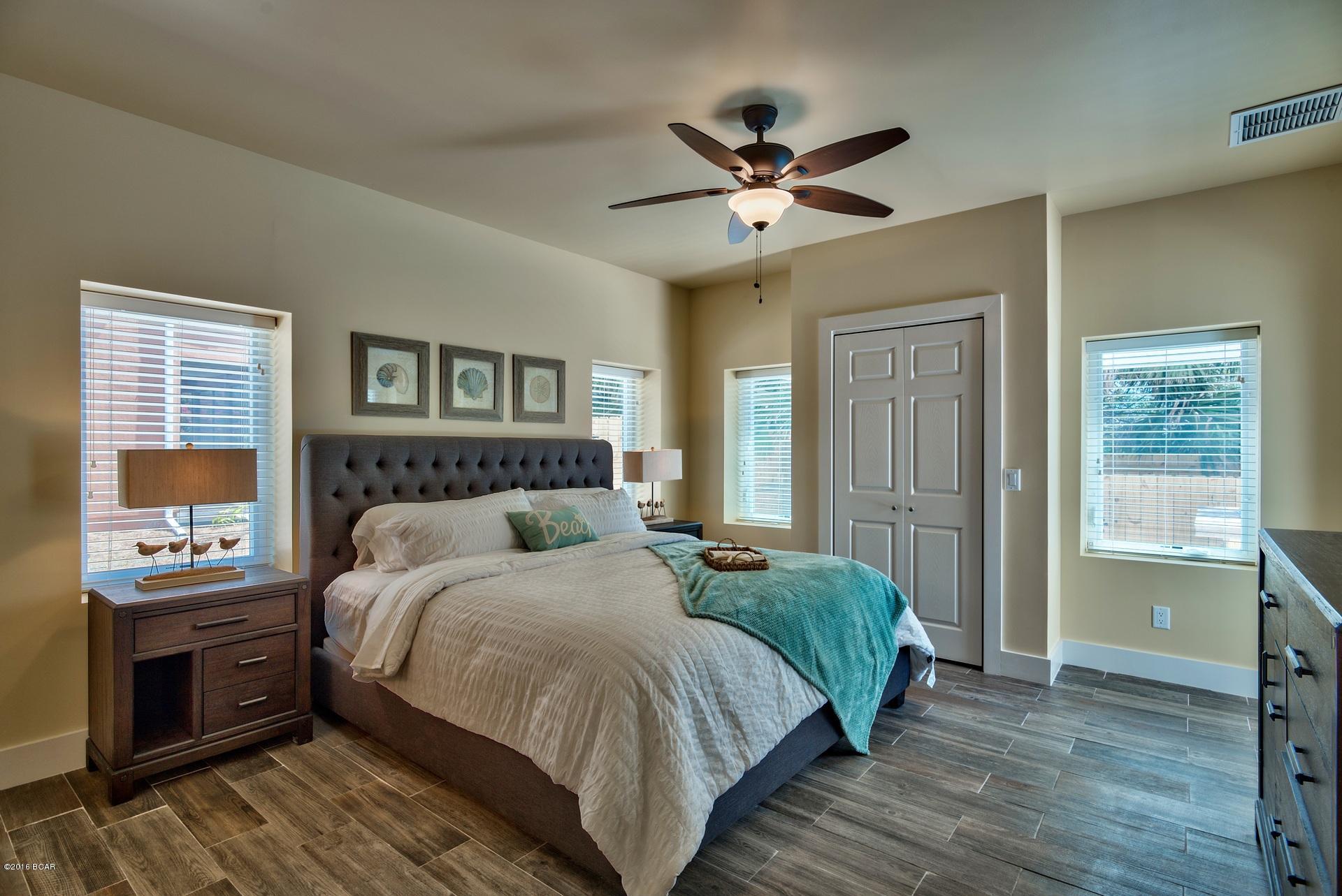 Santa Monica Beach - Residential