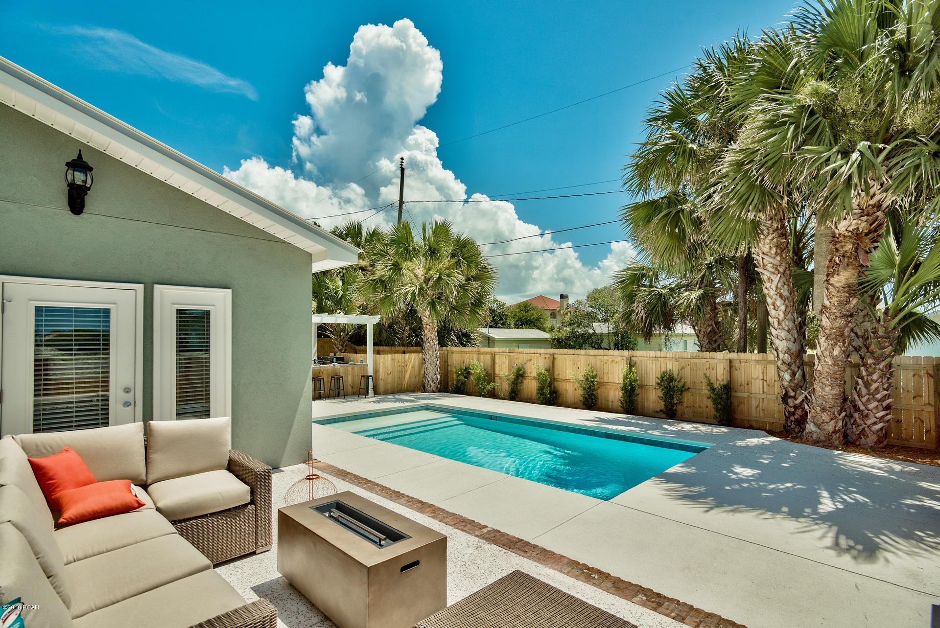 Santa Monica Beach - Residential