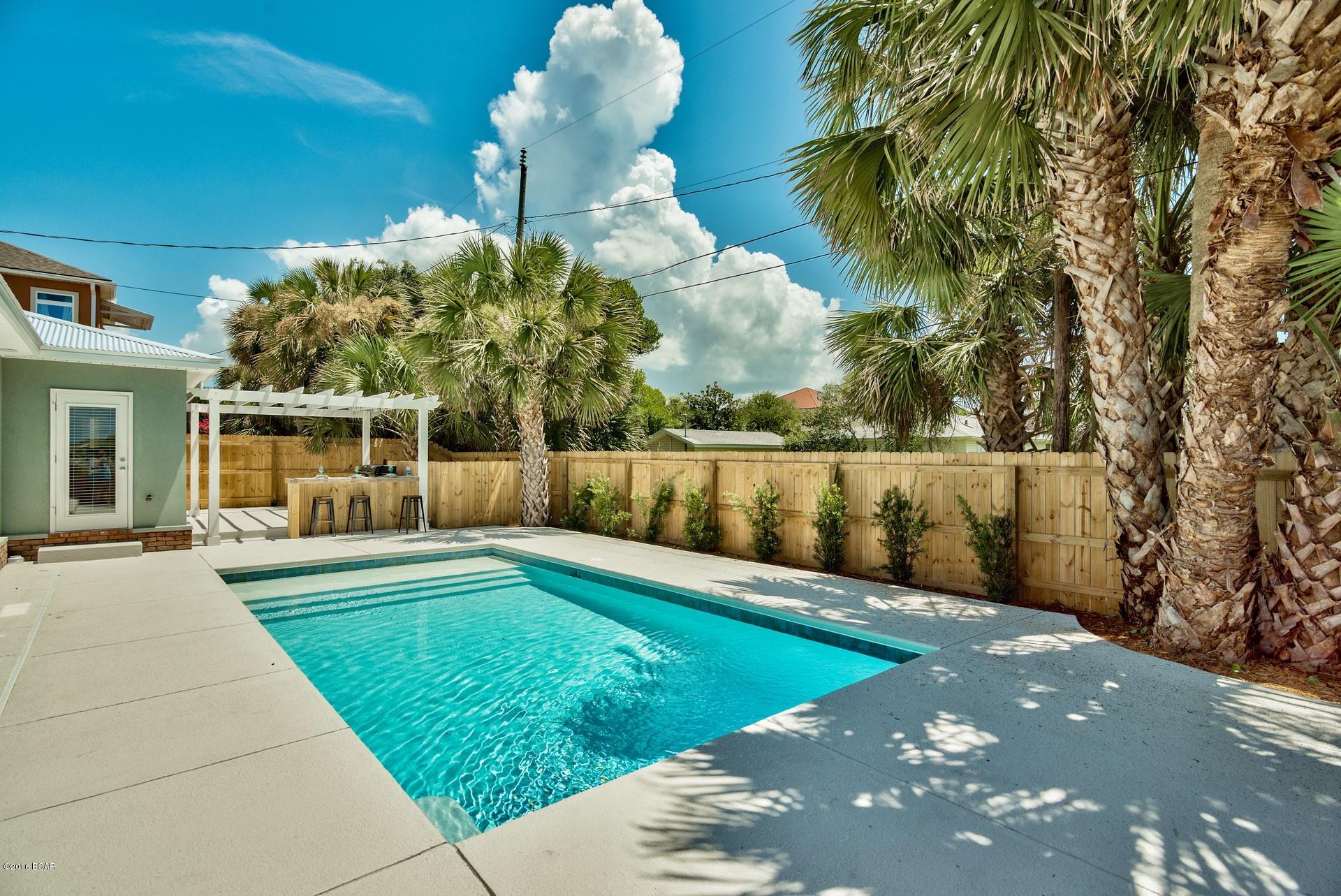 Santa Monica Beach - Residential