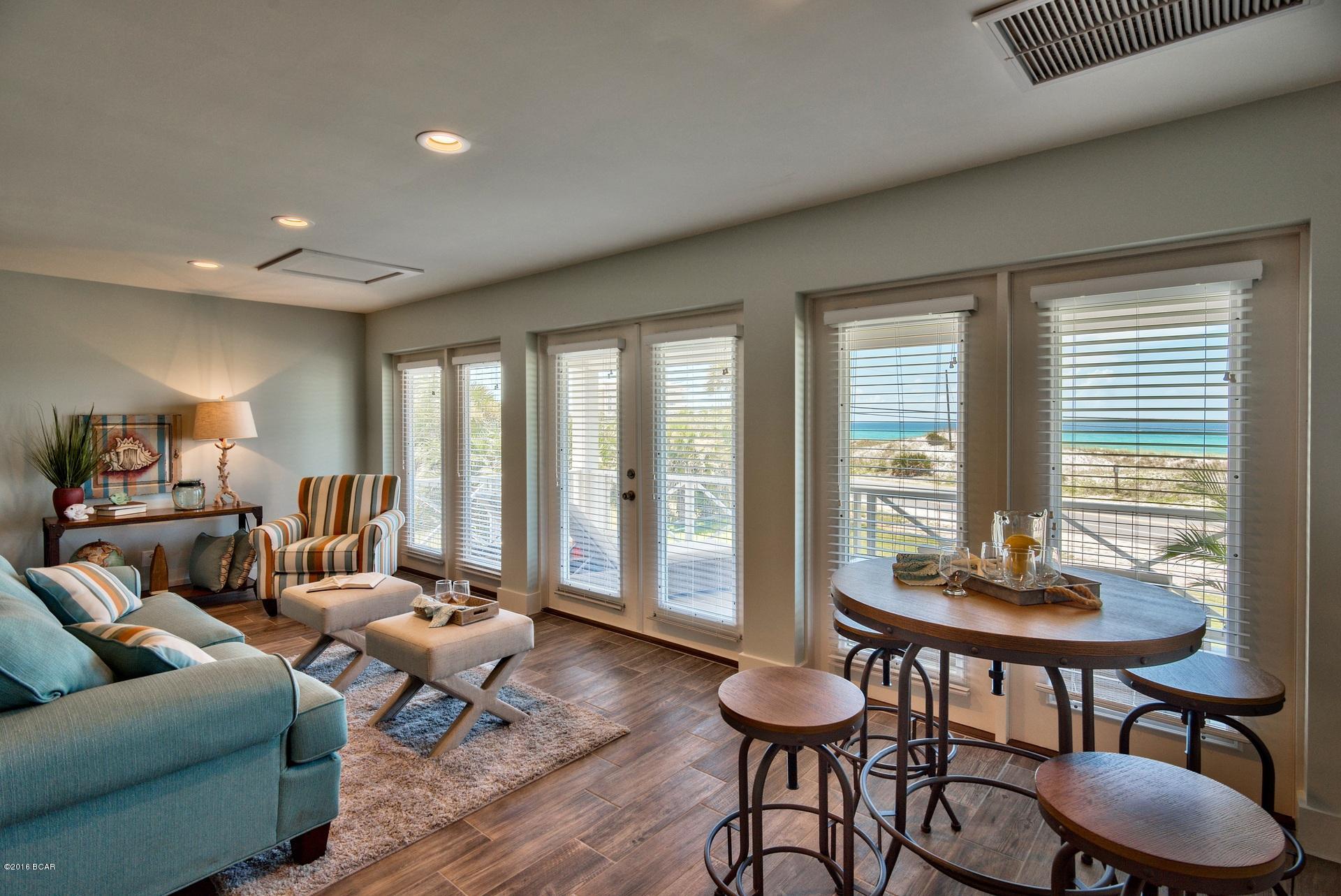 Santa Monica Beach - Residential