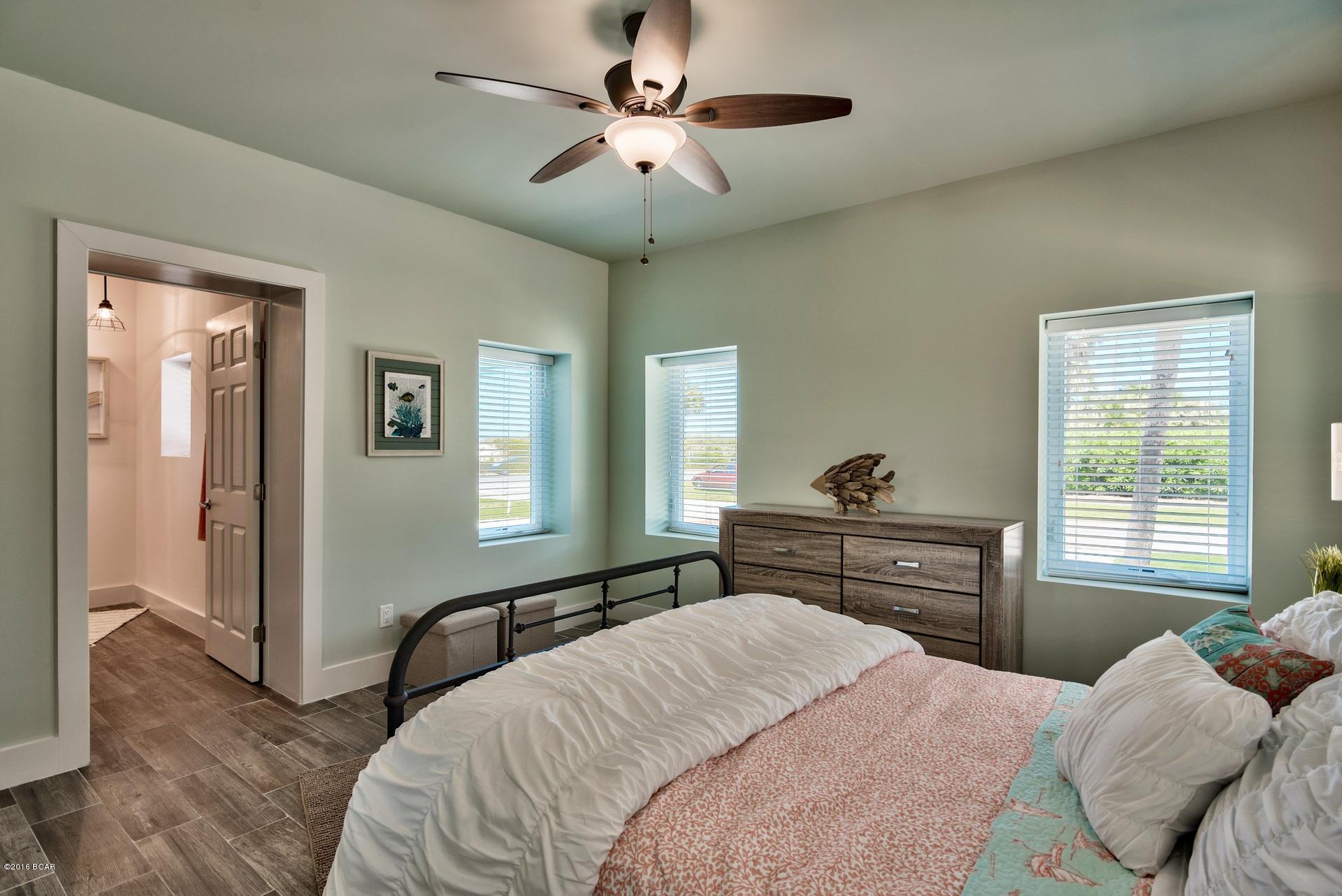 Santa Monica Beach - Residential