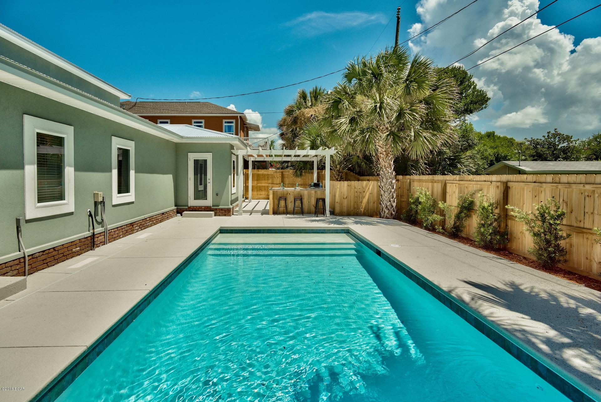 Santa Monica Beach - Residential