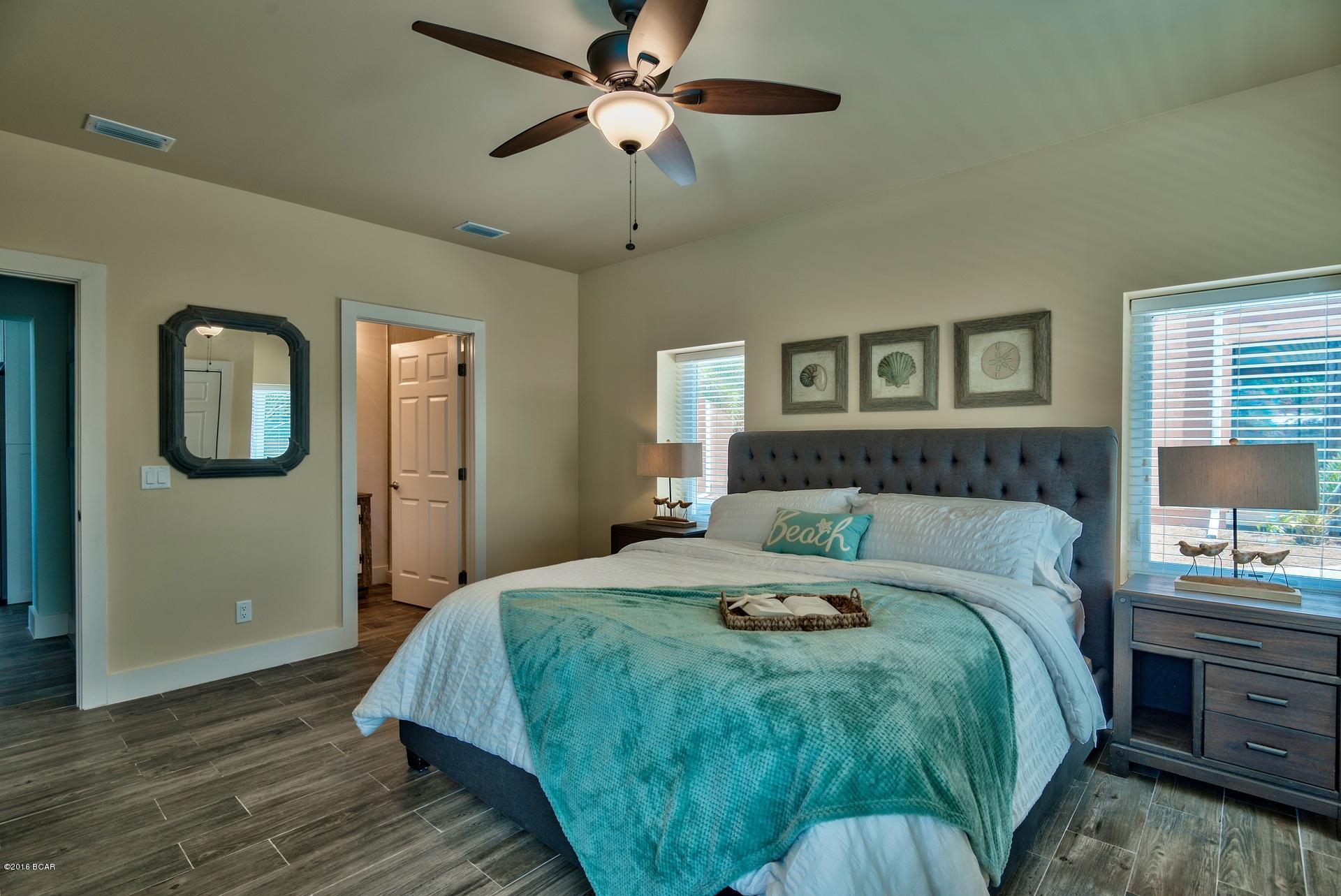 Santa Monica Beach - Residential