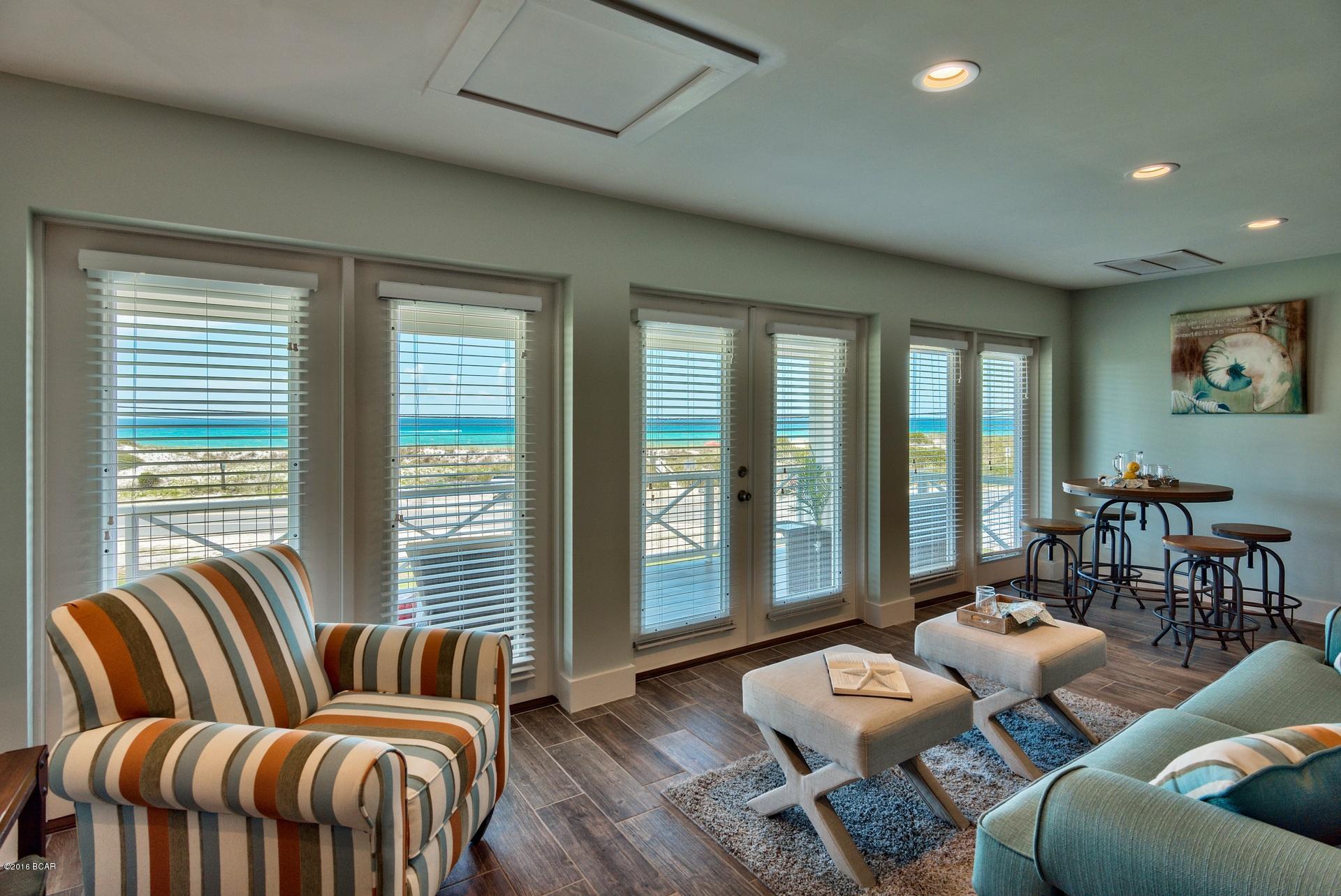 Santa Monica Beach - Residential