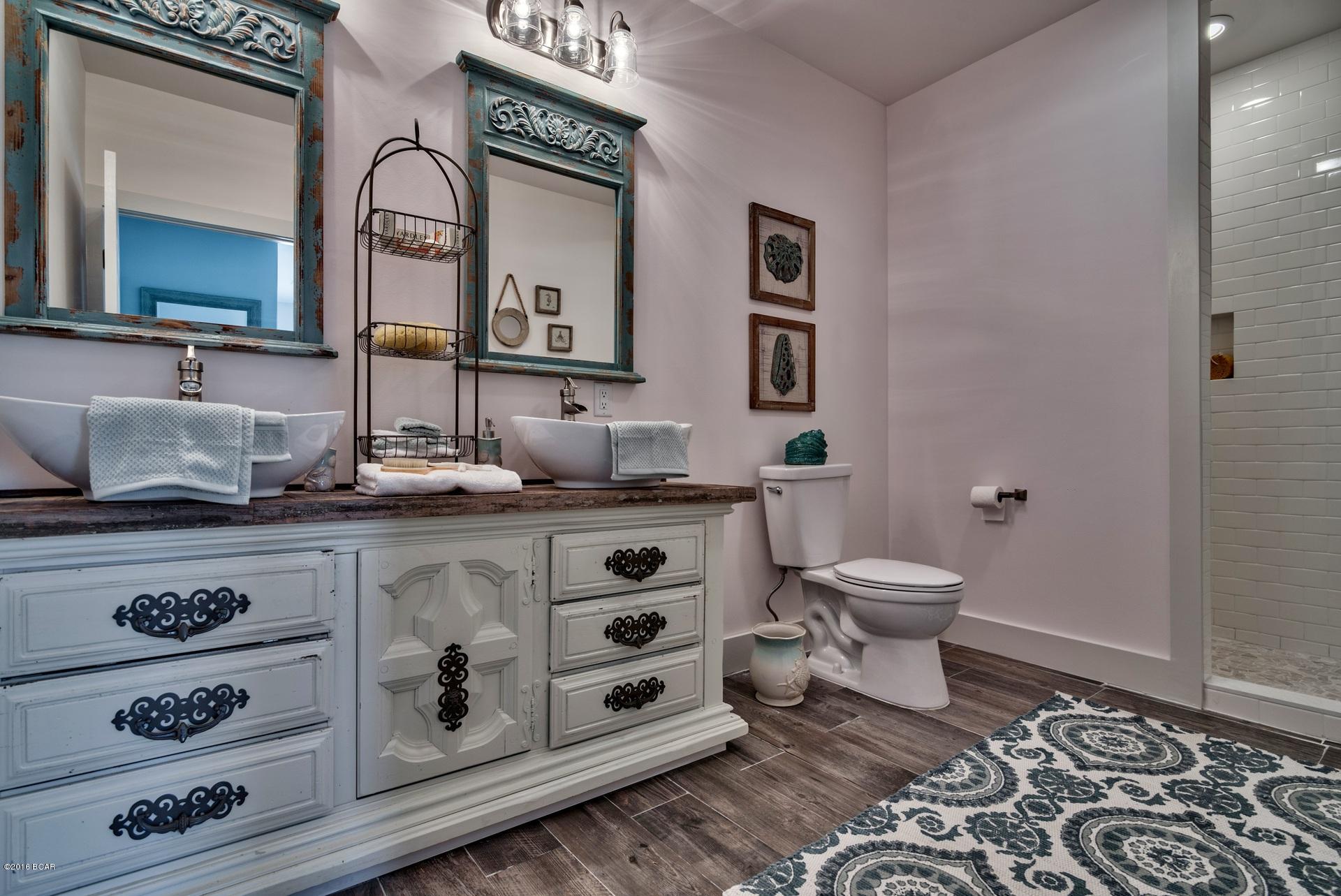 Santa Monica Beach - Residential