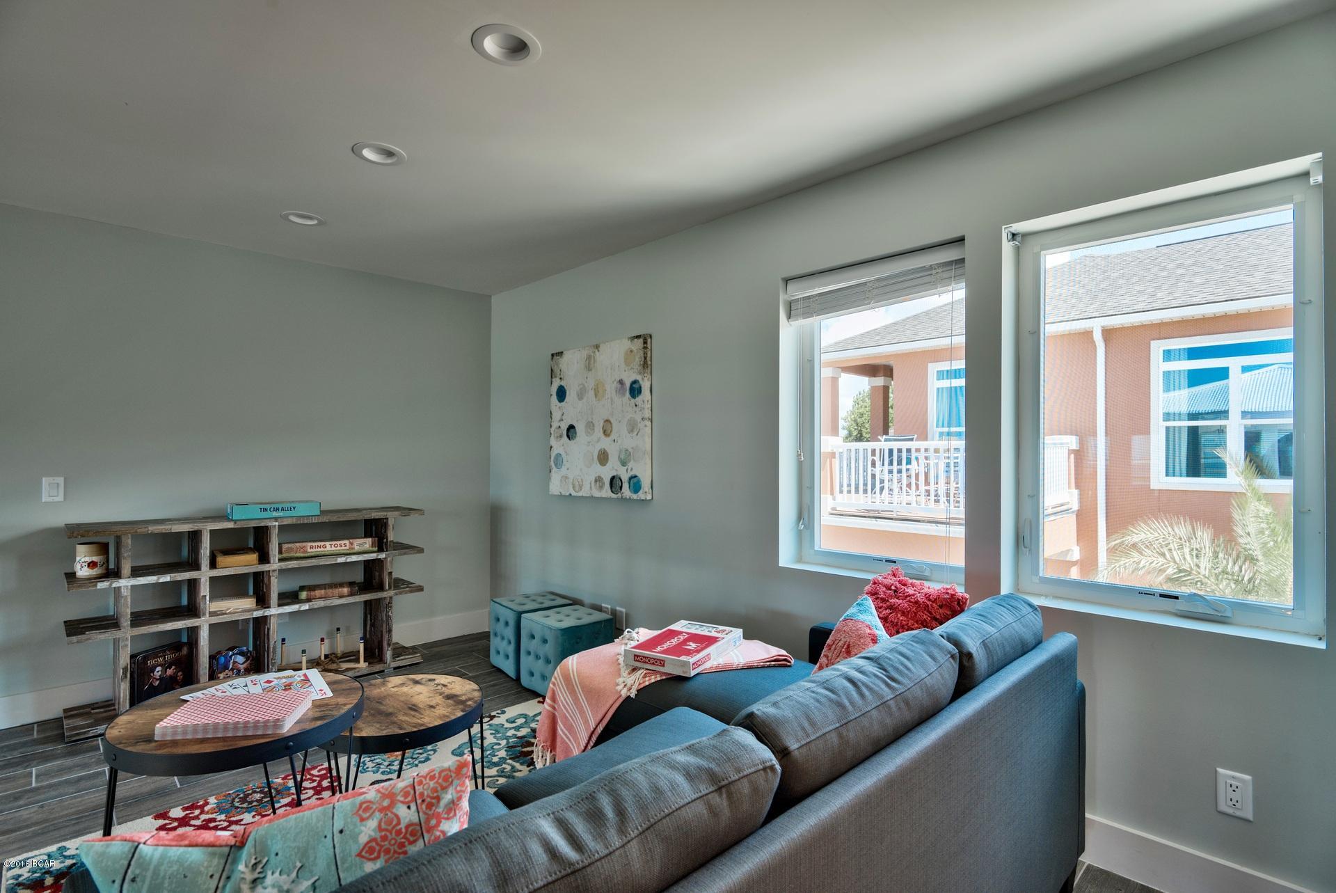 Santa Monica Beach - Residential