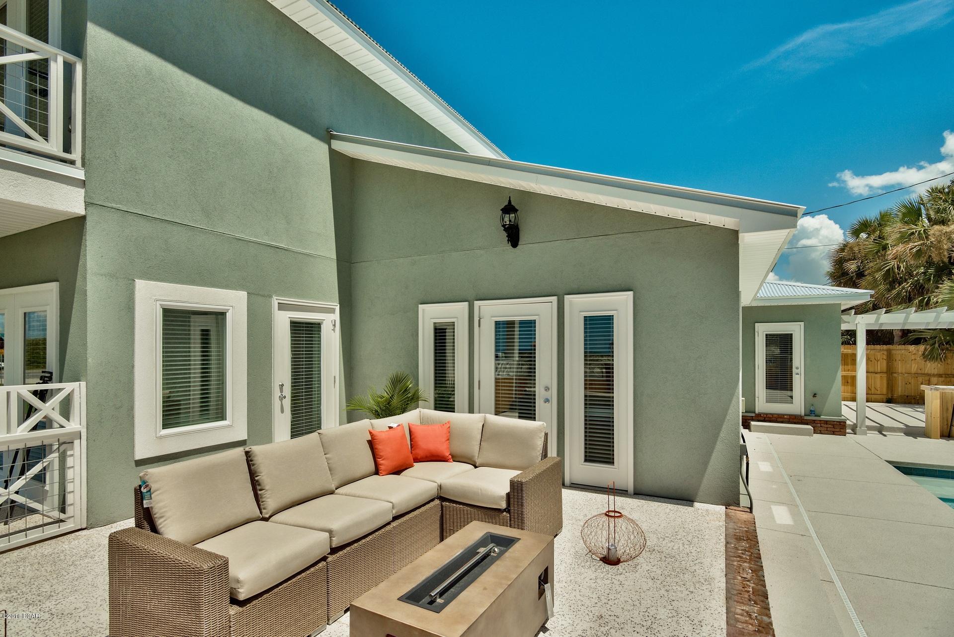 Santa Monica Beach - Residential