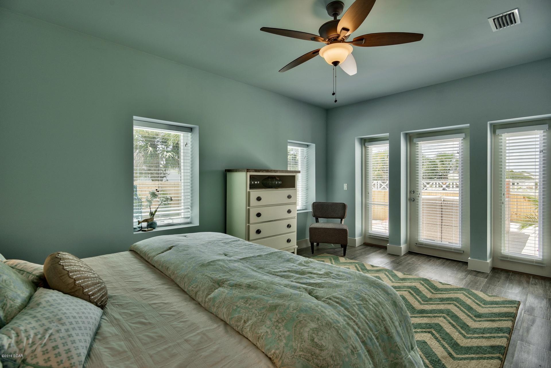 Santa Monica Beach - Residential