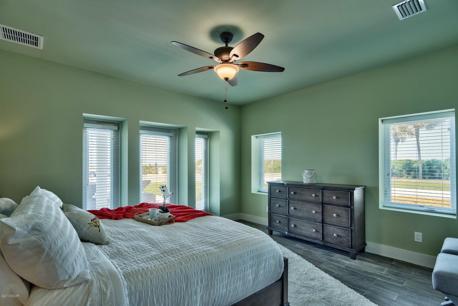 Santa Monica Beach - Residential