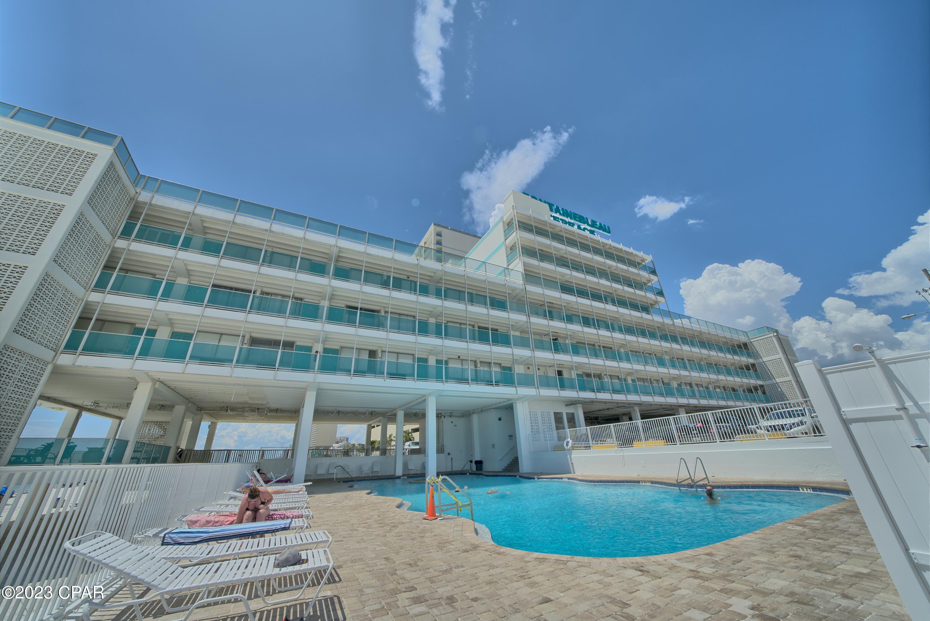 Fontainebleau Terrace - Residential