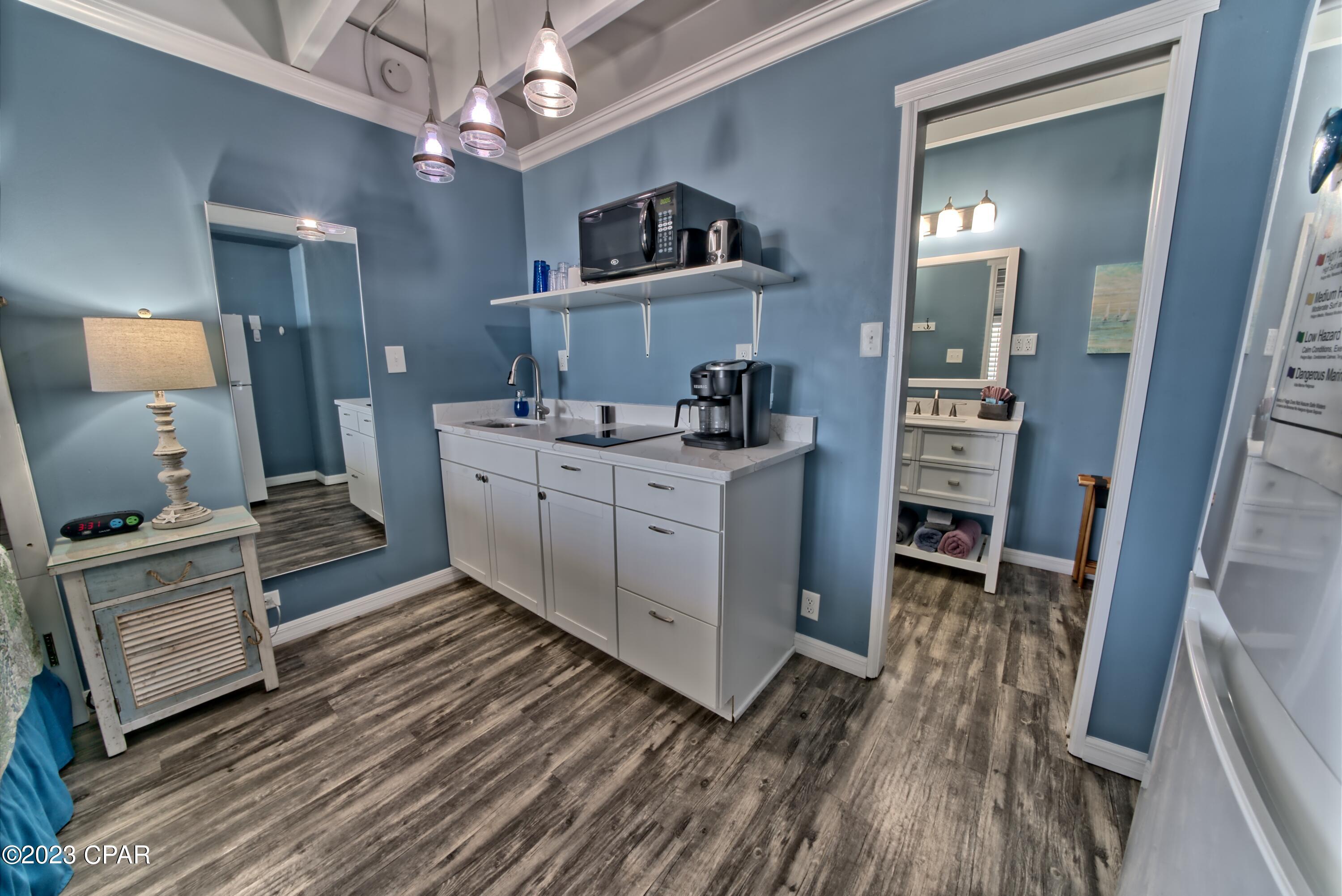 Fontainebleau Terrace - Residential