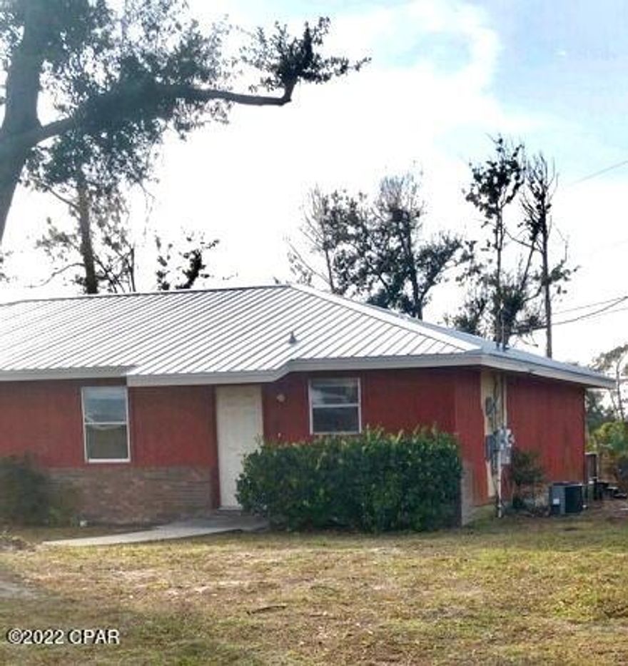 2 Bedroom,1 bath with storage and laundry room. All tile flooring. Great location! Close to Gulf coast College,hospitals,shopping and only a short drive to BEACHES AND PIER PARK!! Small pets with approval and pet fee. Yard maintenance included.