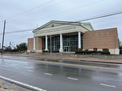 533 E 11th Street Street Panama City FL 32401