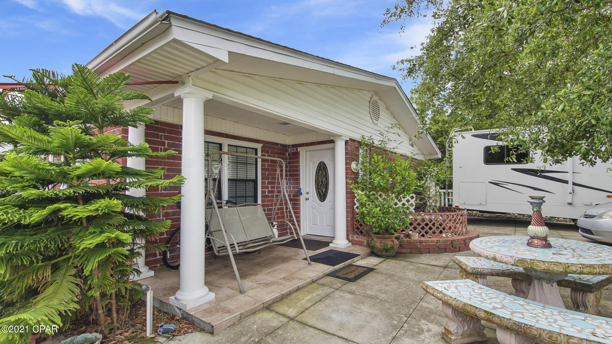 Hutchison's 1st To Bahama Bch - Residential