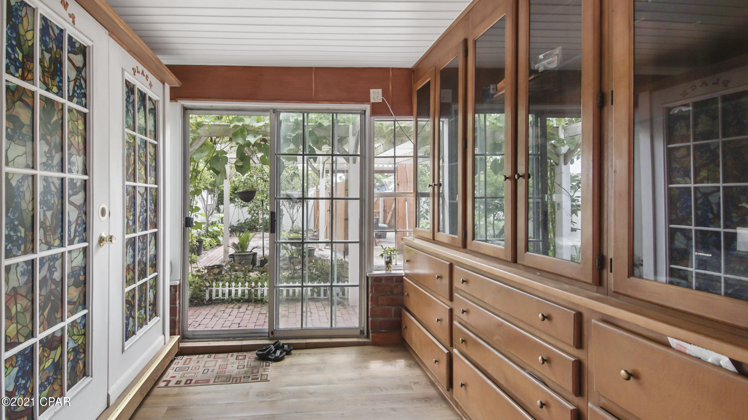 Hutchison's 1st To Bahama Bch - Residential