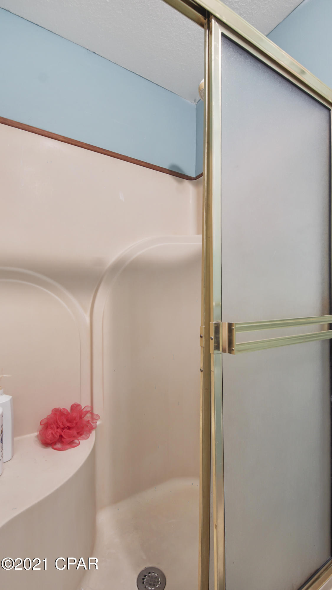 Hutchison's 1st To Bahama Bch - Residential